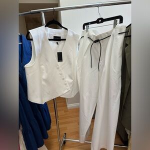 NWT! ELOQUII Vest and Pants Set in White / Size 24